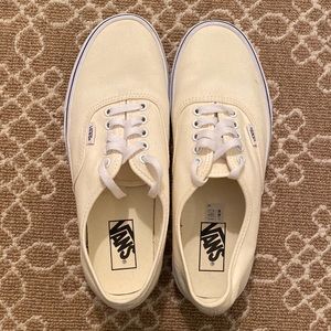 Like new Vans Authentic men’s size 9 woman’s size 10.5.